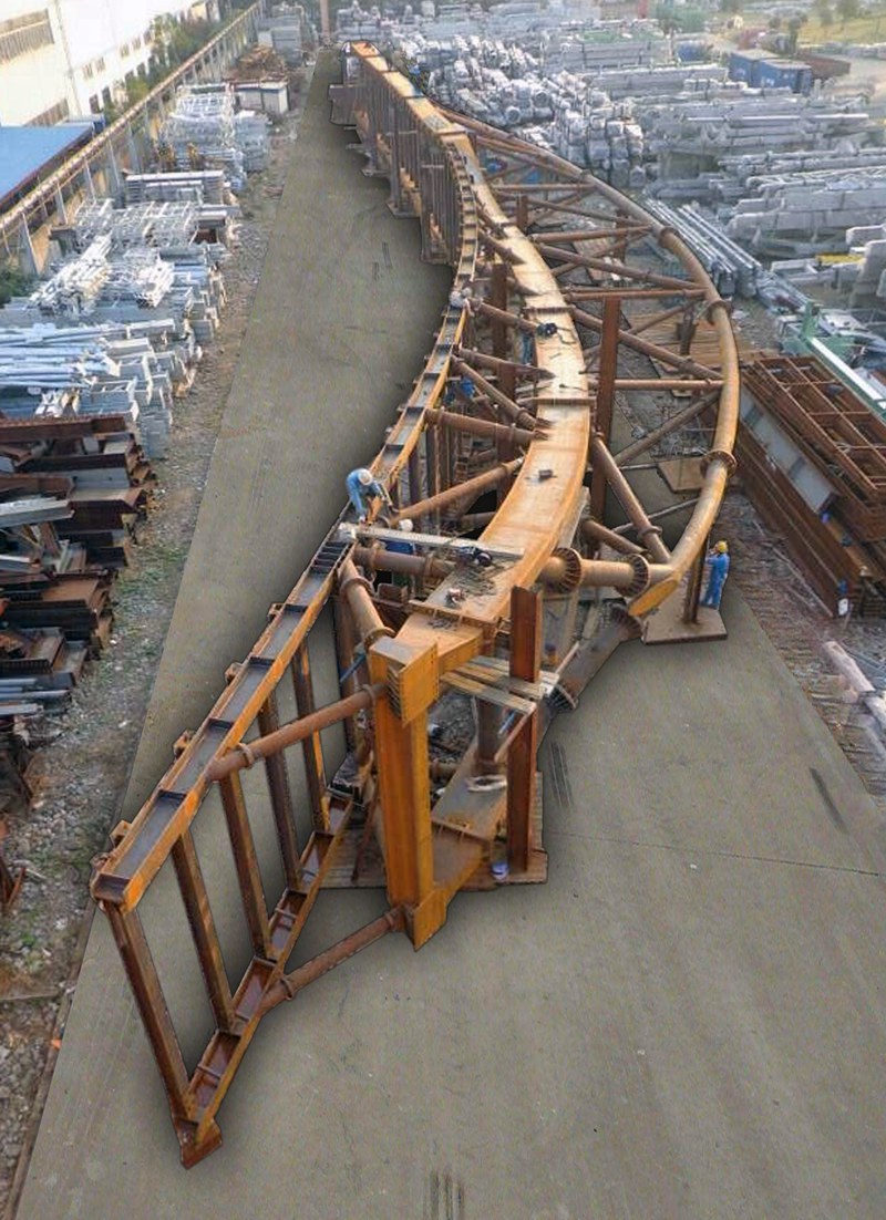 1539156165681459.jpg 钢滑道整体预拼装_副本.jpg